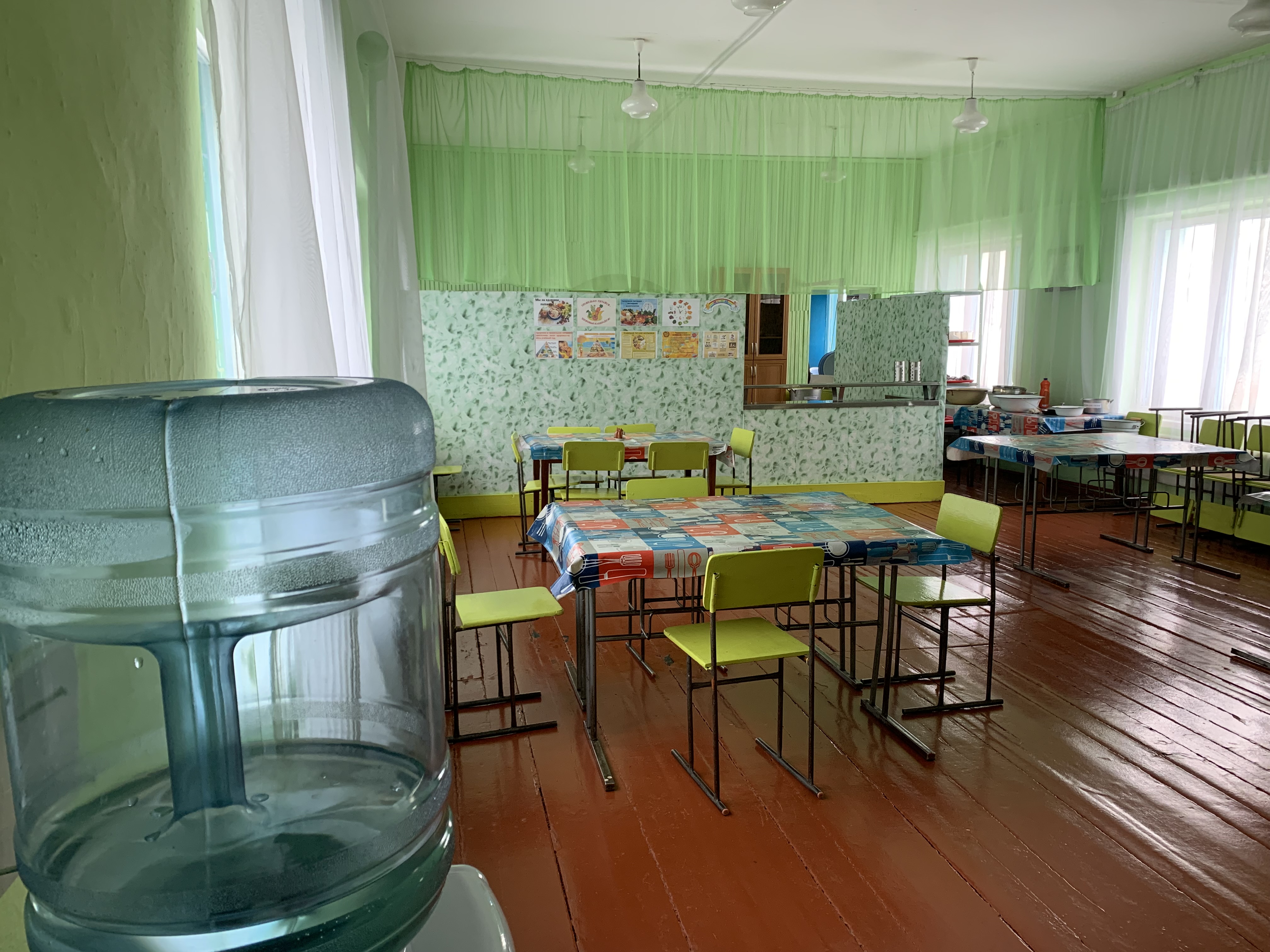  фото обеденного зала.