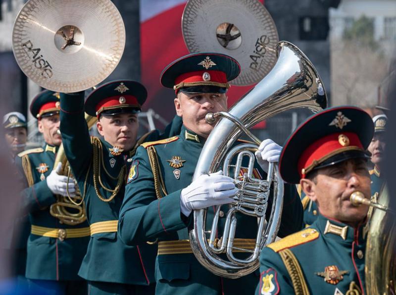 Забайкальцы могут смотреть онлайн фестиваль оркестров в честь 90-летия ЗабВО.